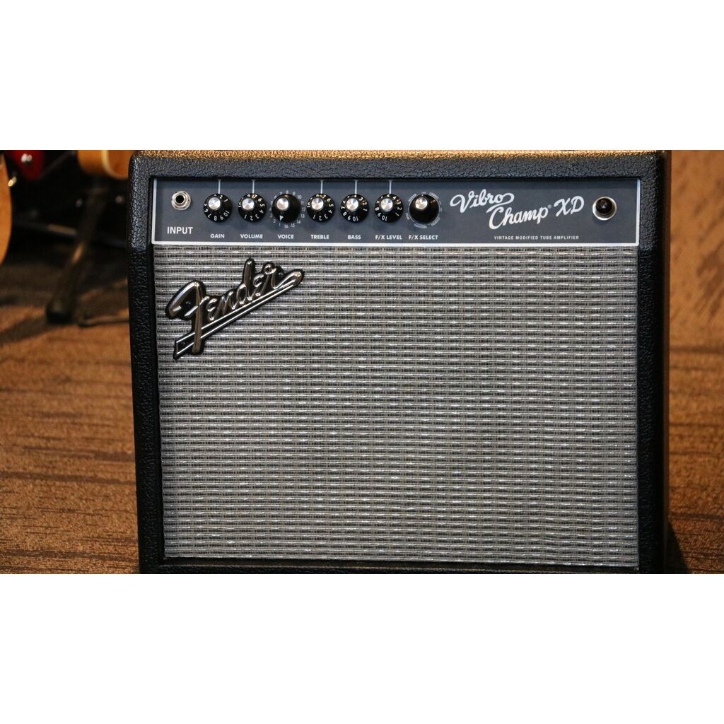 Fender Vibro Champ XD Tube/Modelling Amplifier 2010 - Image 15