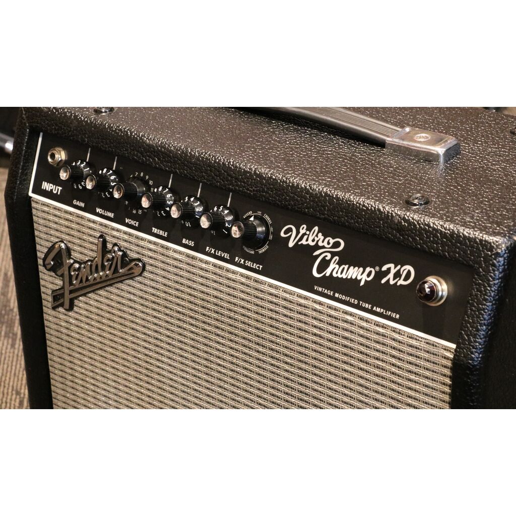 Fender Vibro Champ XD Tube/Modelling Amplifier 2010 - Image 5